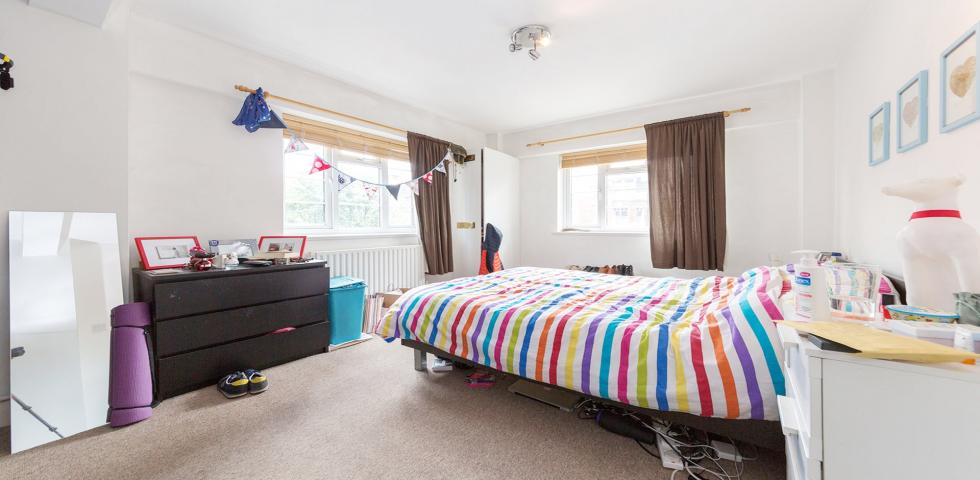 			2 Bedroom, 1 bath, 1 reception Flat			 West End Lane, WEST HAMPSTEAD